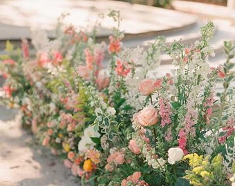 Flores para bodas: suelo, pasillo, arreglos florales, decoración para la iglesia, altar y despedida de soltera.