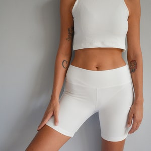 Ribbed stretch short leggings, White co-ord leggings image 2