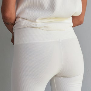 Ribbed stretch short leggings, White co-ord leggings image 4