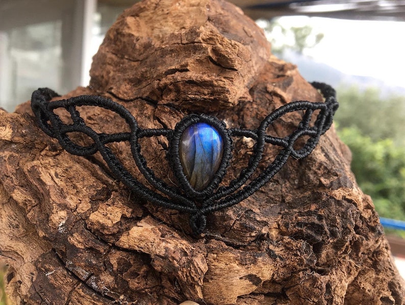 Collier ras de cou ou diadème en macramé labradorite goutte bleue, collier ras de cou, couronne de fée, diadème de déesse, cadeau pour elle, design chic unique, pierre précieuse image 2