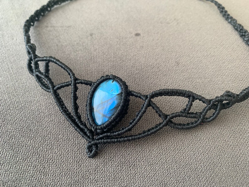 Collier ras de cou ou diadème en macramé labradorite goutte bleue, collier ras de cou, couronne de fée, diadème de déesse, cadeau pour elle, design chic unique, pierre précieuse image 3