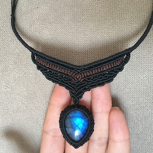 Boho Macrame Labradorite Choker Necklace, Handwoven Black Cord Jewelry with Blue Flash Gemstone, Labradorite necklace, unique gifts