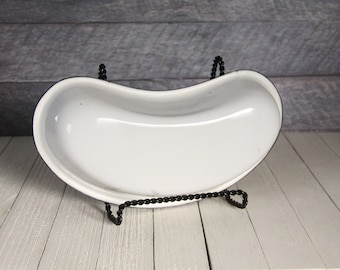 Vintage White Enamelware Kidney Dish: MCM Farmhouse Decor