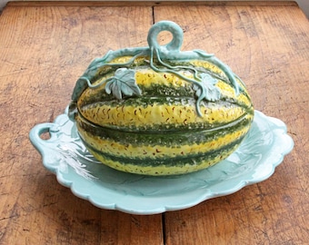 Vintage Mottahedeh Squash Tureen with Underplate: Italian Majolica