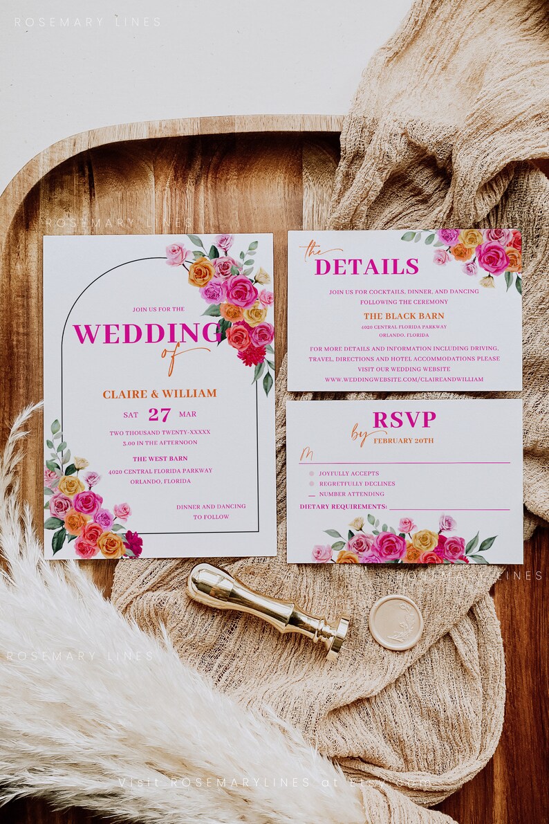 Puede incluir: Conjunto de invitaciones de boda con dise&ntilde;os florales. La invitaci&oacute;n principal presenta un arco floral rosa y naranja con el texto "Join us for the Wedding of Claire & William". La tarjeta RSVP presenta un dise&ntilde;o floral rosa y naranja con el texto "RSVP by February 20th".