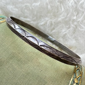 Vintage Native American Navajo Handmade Sterling Silver .925 Stamped Triangle  Bangle Bracelet