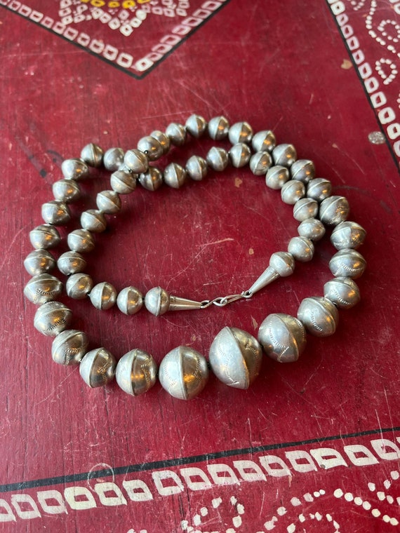 Vintage Native American Sterling Silver Graduated Navajo Pearl