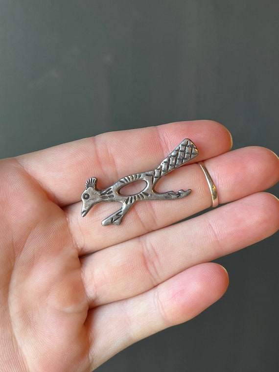 Fantastic Vintage Native American Navajo Sterling Silver Roadrunner Thick Band Ring Fantastic Vintage Native American Navajo Sterling Silver Roadrunner Thick Band Ring