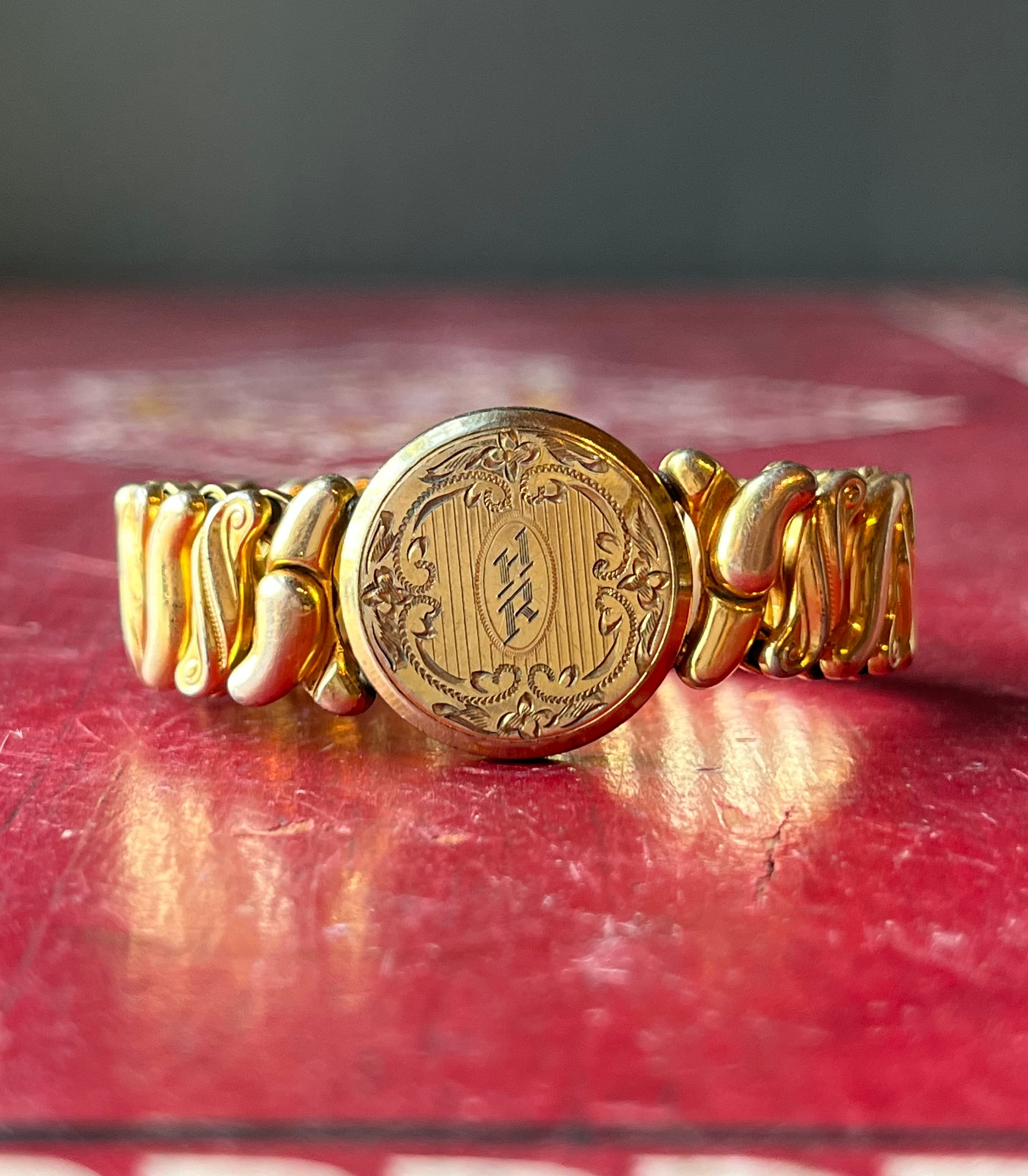 Vintage Mid-century Yellow Gold Fill HH Signet Stretch Link
