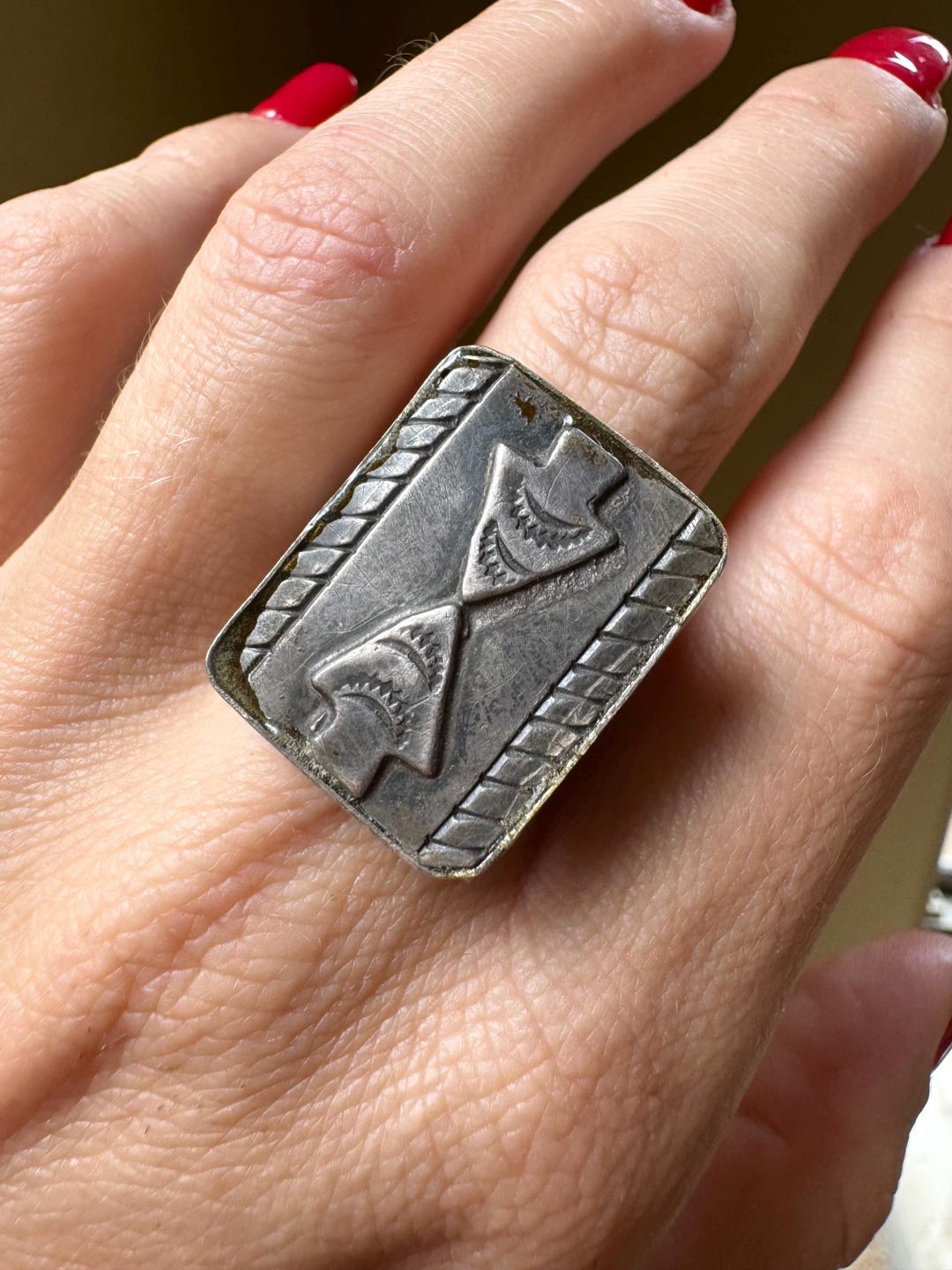 Sz 9 ~ Vintage Native American Sterling Silver Arrow Concho Ring