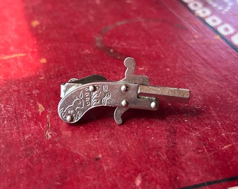 Vintage Chadwick Japanese Silver Tone Bunny Derringer Pistol Cap