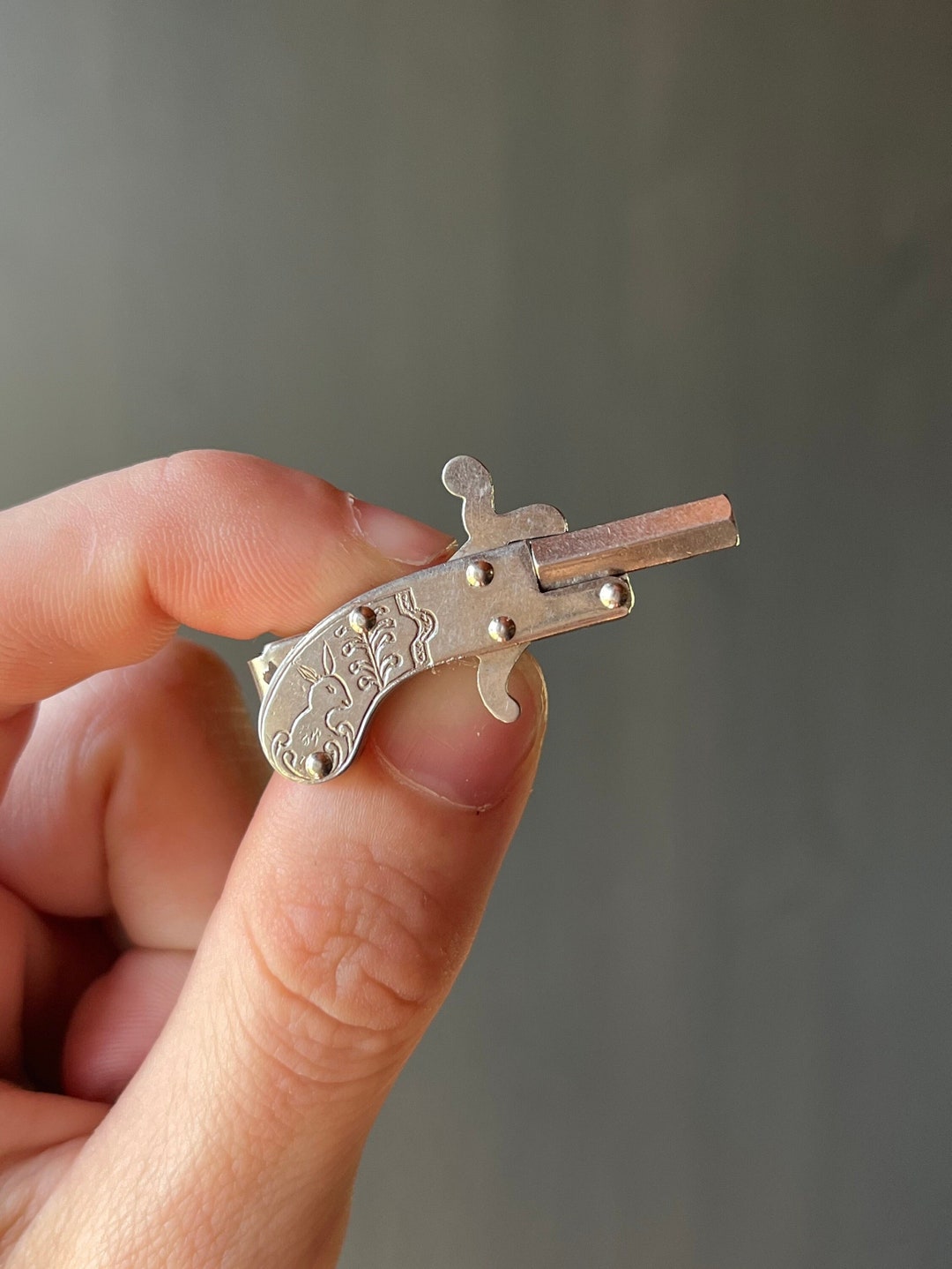 Vintage Chadwick Japanese Silver Tone Bunny Derringer Pistol Cap