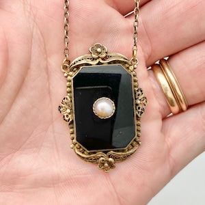 Antigua filigrana victoriana plata esterlina w / lavado de oro, ónix negro, collar de perlas