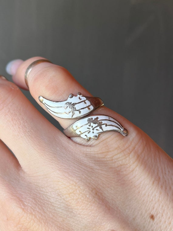 Sz 5 ~ Vintage Siam Adjustable Sterling Silver & White