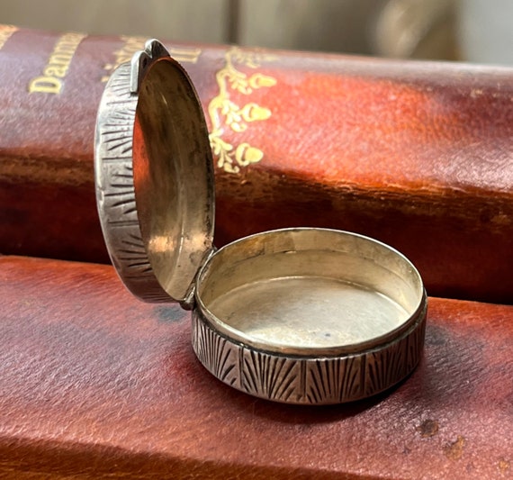Antique European 800 Silver Pill, Snuff, Trinket … - image 2