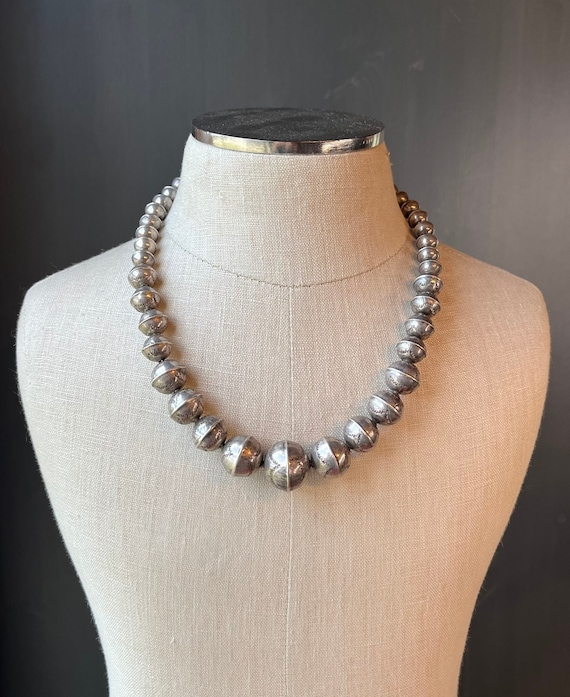 コレクション Vintage Navajo Silver Beads Necklace Vintage Mid-century Native American Sterling Silver Navajo Pearl