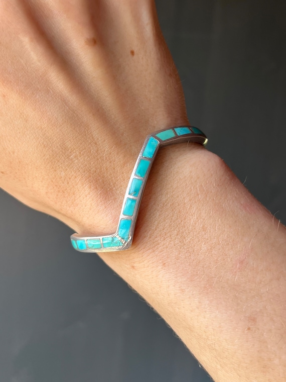Zig Zag Vintage Native American Navajo Turquoise Inlay Sterling Silver Bracelet Zig Zag Vintage Native American Navajo Turquoise Inlay Sterling Silver Bracelet