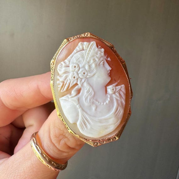Antique Art Deco Italian Carved Conch Shell Cameo & 1… - Gem