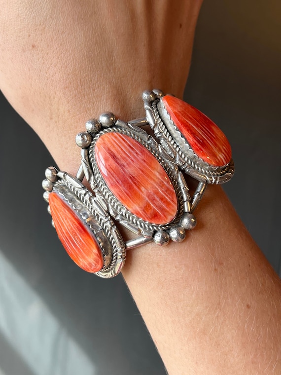 Orange Peel Spiny Oyster Vintage Native American Navajo Sterling Silver Bracelet Orange Peel Spiny Oyster Vintage Native American Navajo Sterling Silver Bracelet