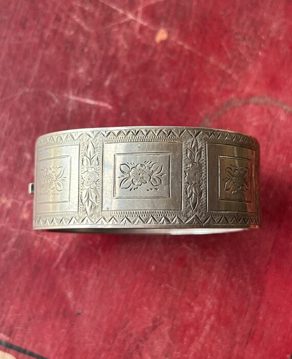 Antique Victorian Solid Silver Etched Floral Hing… - image 2