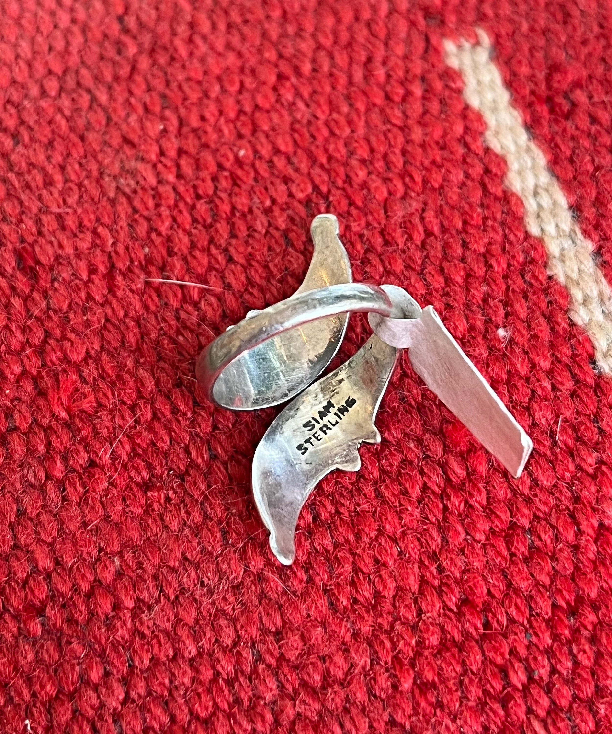 Sz 5 ~ Vintage Siam Adjustable Sterling Silver & White Enamel Wrap