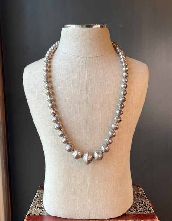 Vintage Native American Sterling Silver Graduated Navajo Pearl