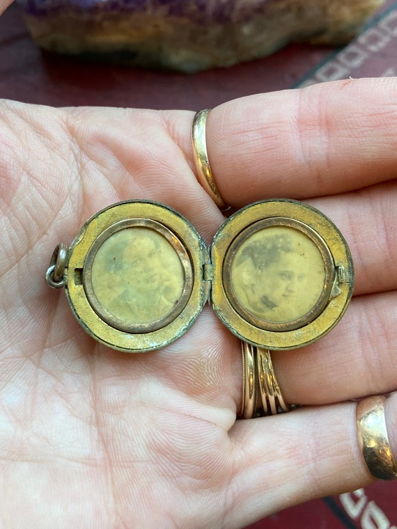 Antique Victorian Gold Filled Simple Locket w/ Or… - image 2
