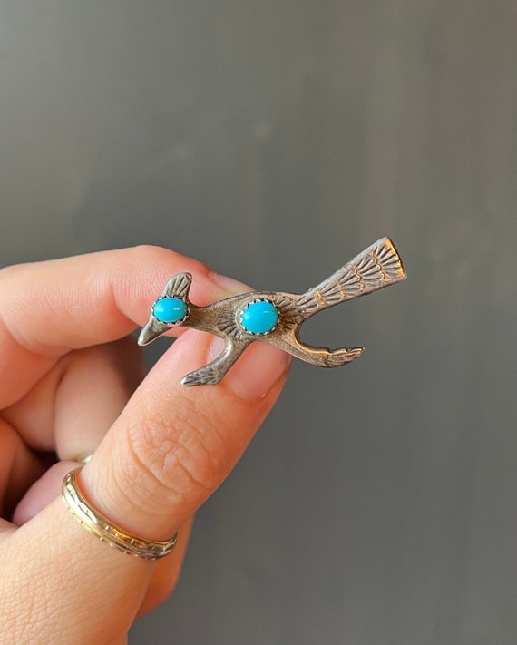 Fantastic Vintage Native American Navajo Sterling Silver Roadrunner Thick Band Ring Fantastic Vintage Native American Navajo Sterling Silver Roadrunner Thick Band Ring