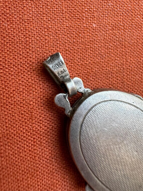 Pendentif Ancien Fleur De Lys Plaqué Argent - Style Art Nouveau, Bon état