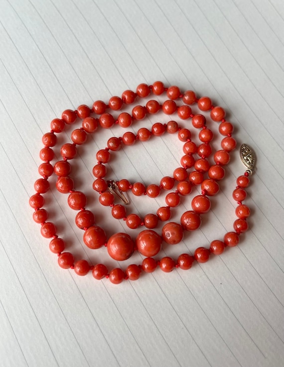 Vintage 14K Gold Natural Mediterranean Coral Graduated Round Bead Necklace