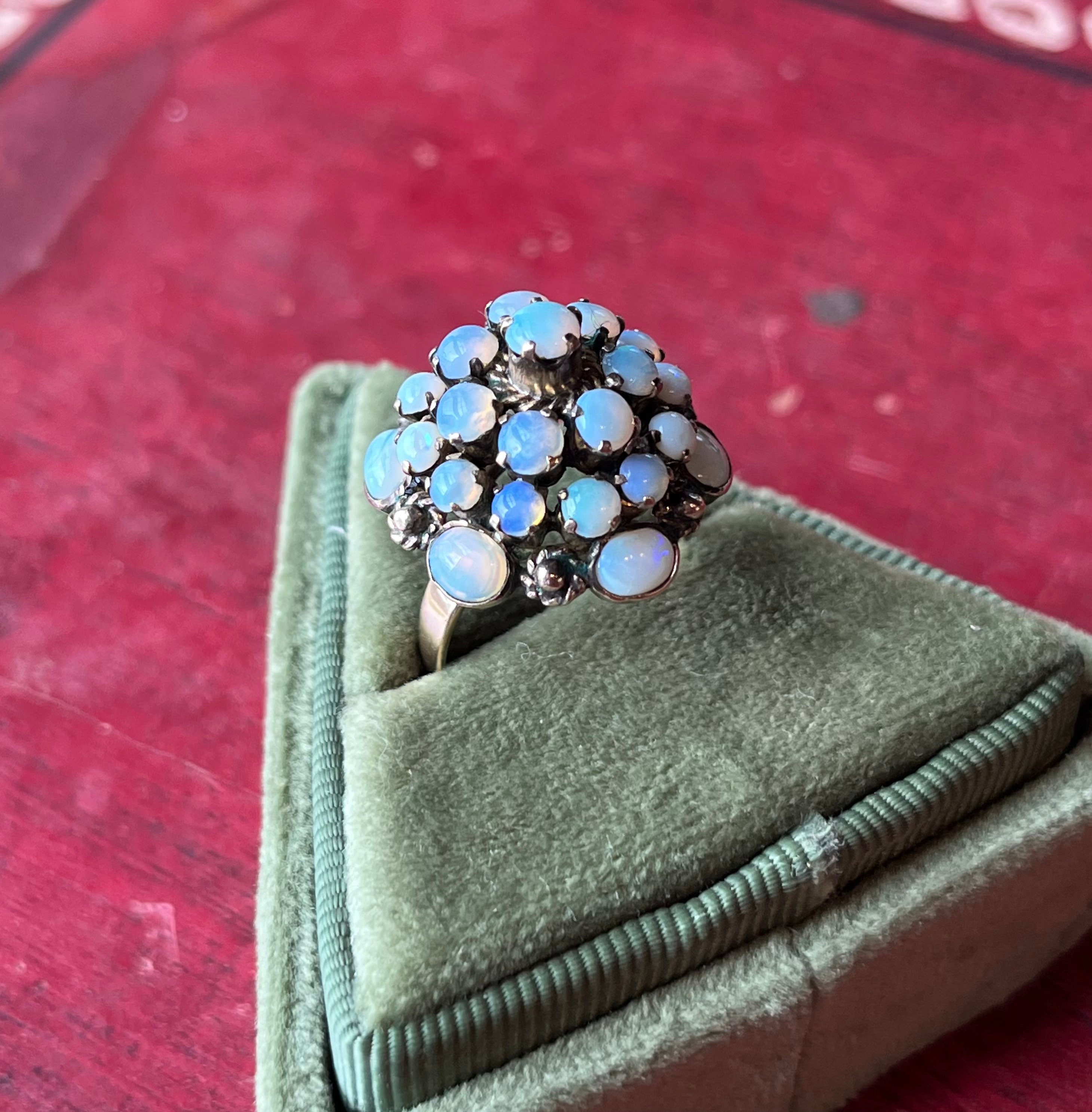 Bague Cocktail Opale Et Strass - Ton Or - Taille 6 1/4 - Occasion - Boîte Incluse