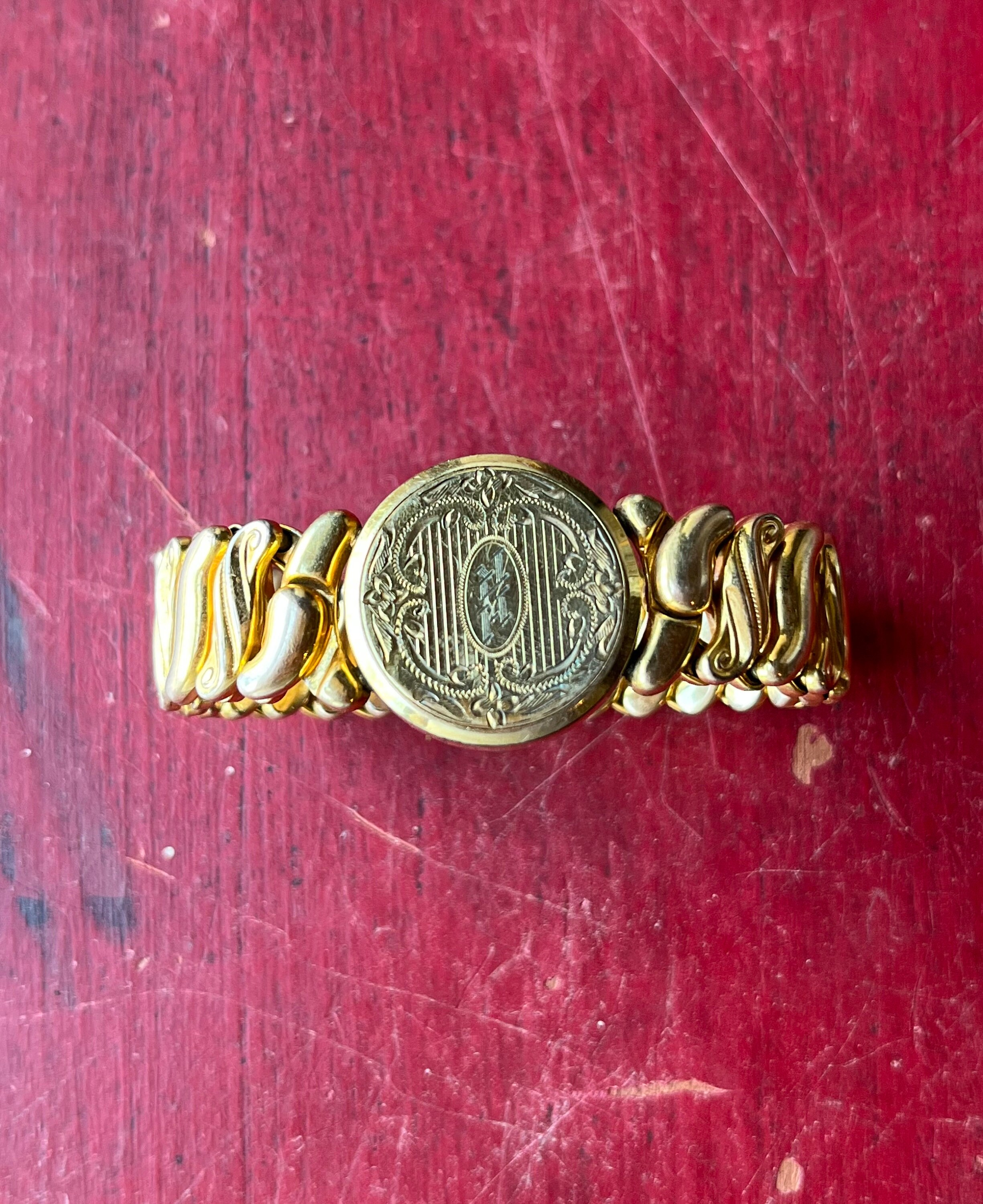 Vintage Mid-century Yellow Gold Fill HH Signet Stretch Link
