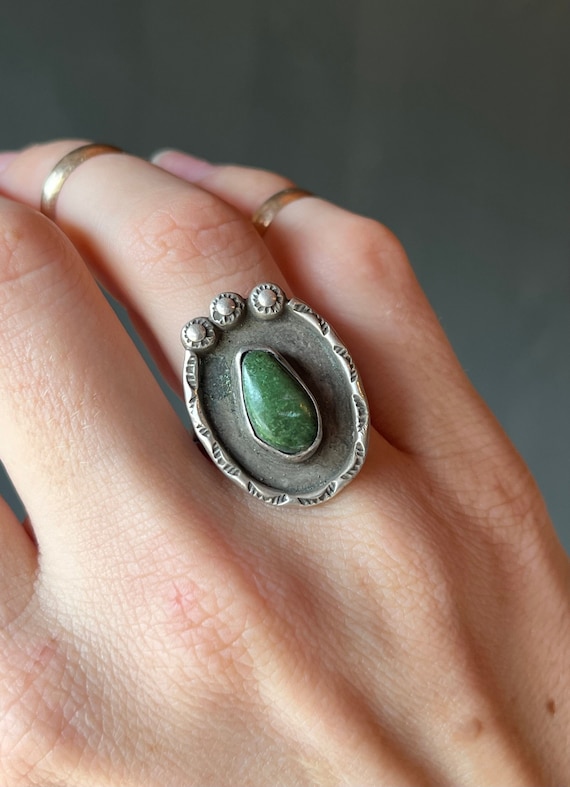 Sz 7.5 ~ Vintage Mexico Southwestern Sterling Silver .925 & Green 