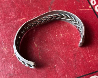 Vintage Native American Navajo Sterling Silver Twisted Wire