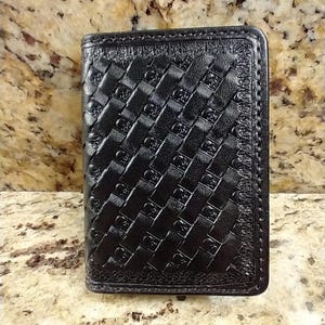Cartera para tarjetas de crédito con tejido de cesta y calaveras