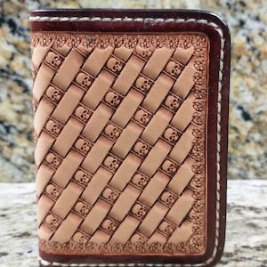 Cartera para tarjetas de crédito con tejido de canasta y calavera