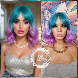 Peluca de fantasía con efecto degradado de peinado ondulado medio: color azul verdoso azul celeste/morado claro lavanda con flequillo, peluca de fiesta, peluca de Halloween, pastel