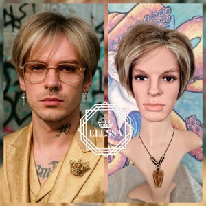 Look urbano chique com peruca masculina curta e lisa em tom mesclado com mechas – castanho claro/loiro platinado com franja. Vibe intelectual artística, K-pop.
