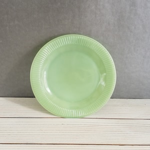 Jadeite Salad Plate Jane Ray Green Glass Ribbed Vintage 7 3/4 Inches