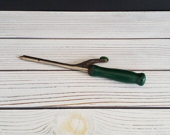 Vintage Curling Iron Green Handle Non Electric Hair Styling Beauty Shop