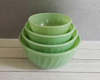 Jadeite Fire King Mixing Bowls Swirled Green Vintage Set of 4