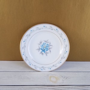 Blue Flower China Salad Plate RC Made In Japan Vintage 8 1/4 Inch