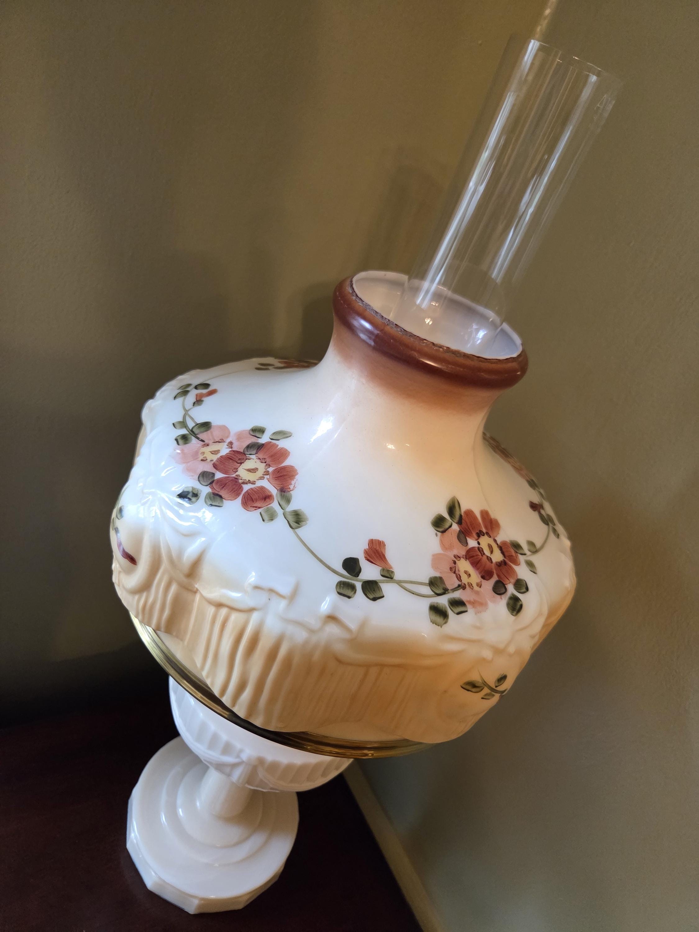 Aladdin Oil Lamp Ivory Glass Alacite Drape Antique Painted Glass