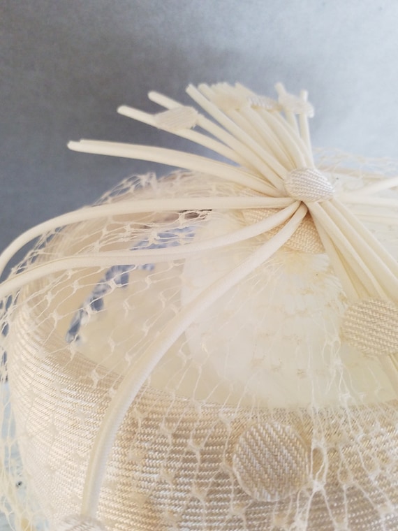 Vintage Crown Hat Dots Ivory Veiled Union Made US… - image 3