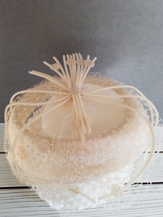 Vintage Crown Hat Dots Ivory Veiled Union Made US… - image 2