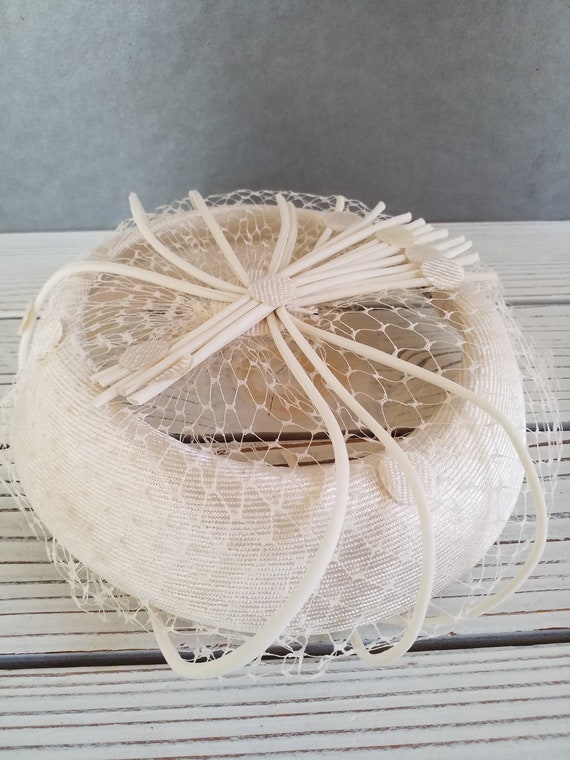Vintage Crown Hat Dots Ivory Veiled Union Made US… - image 10