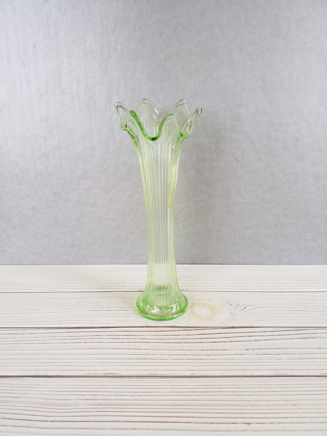 Uranium Glass Vase Green Bud Vase Swung Vintage Ribbed 9 7/8 Etsy