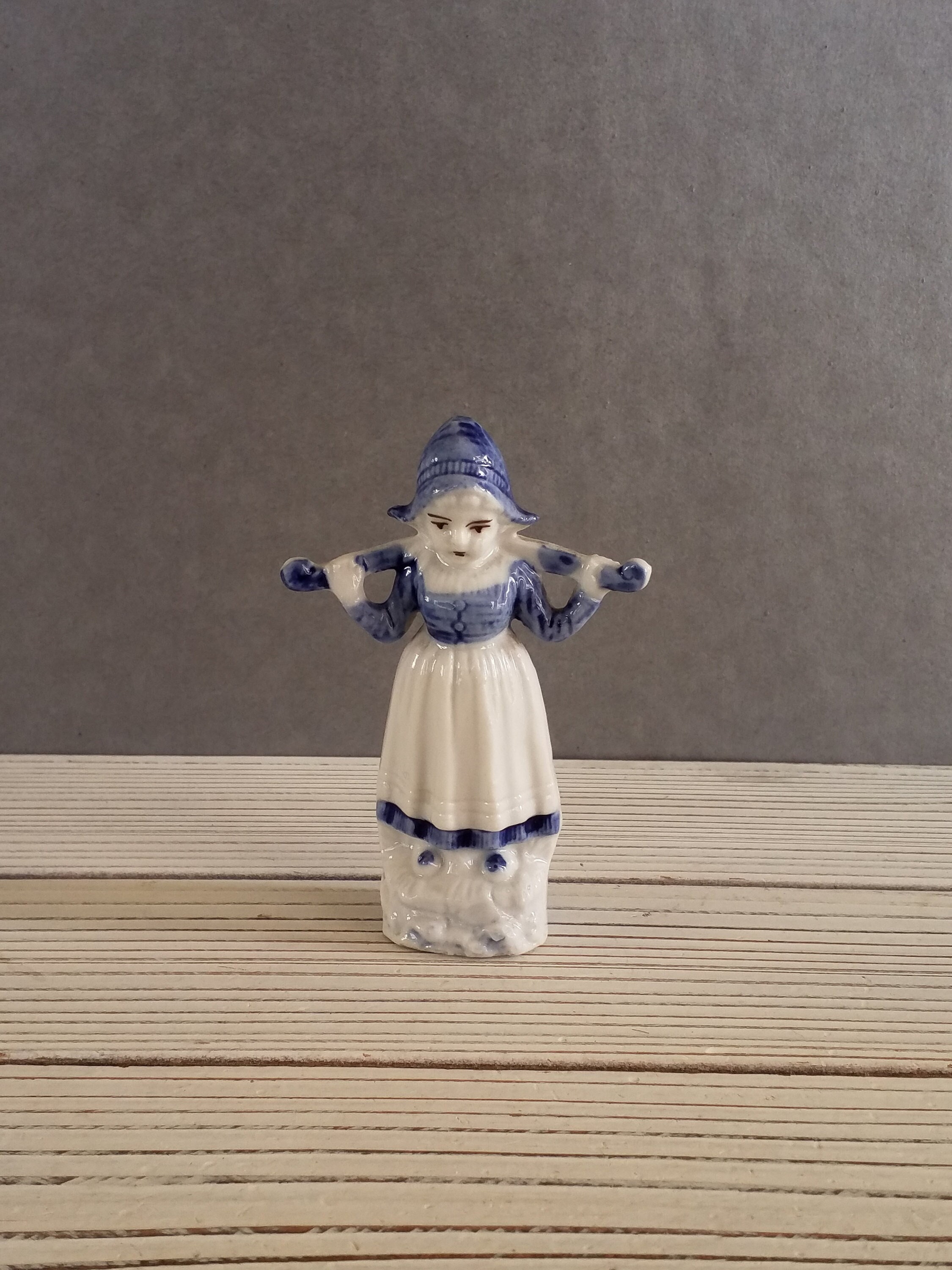 Milkmaid・高さ16cm×10cm×6cm・ Porcelain Milk Maid - Etsy