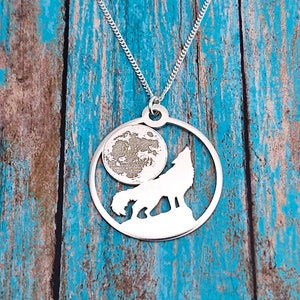 Wolf Howling at Full Moon Necklace, Silver Wolf Charm Pendant, Silhouette Wolf Jewelry, Midnight Wolf Necklace, Wolf Moon Gift