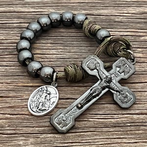 Camo Paracord, Gunmetal Pocket Rosary - Stations of the Cross Crucifix - Catholic Decade Rosary - Paracord Rosary - Confirmation Gift